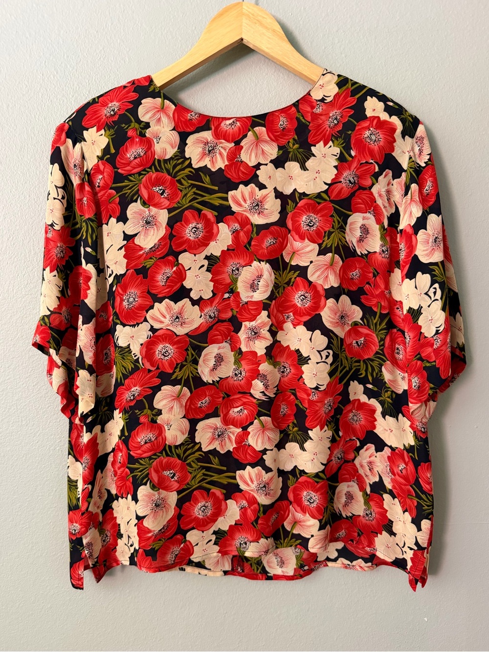 Vintage Anne Klein 100% Silk Floral Blouse Shoulder Pads Top Red Cream 12